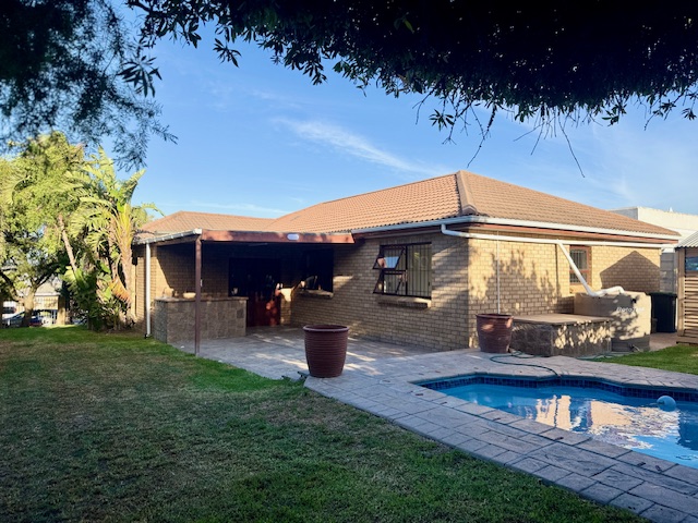 3 Bedroom Property for Sale in Uitzicht Western Cape